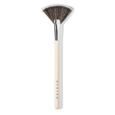 HALEYS Beauty Fan Brush