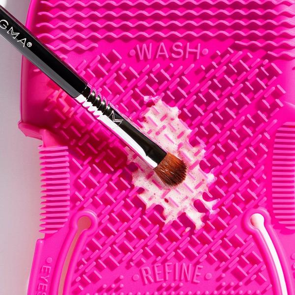Sigma Beauty Sigma Spa Express Brush Cleaning Glove #4