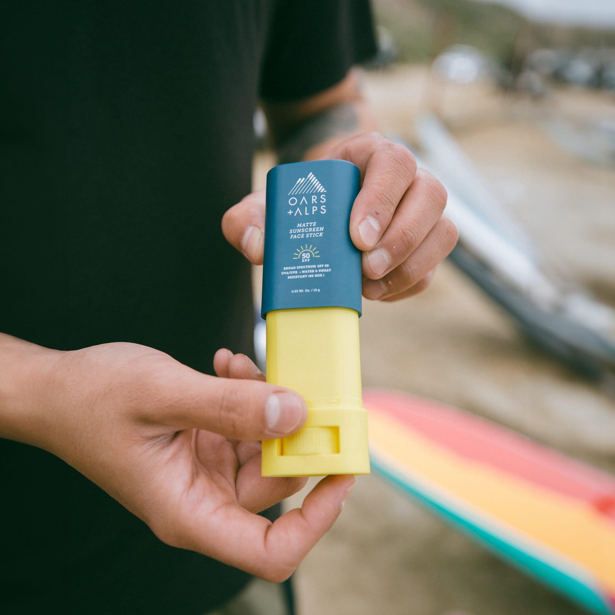 Матовый солнцезащитный стик SPF 50 Oars + Alps — фото 4