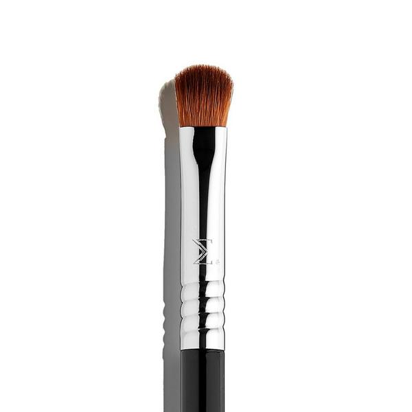 Sigma Beauty E54 Medium Sweeper Brush #2