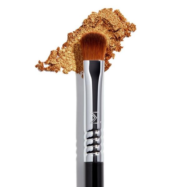 Sigma Beauty E54 Medium Sweeper Brush #3