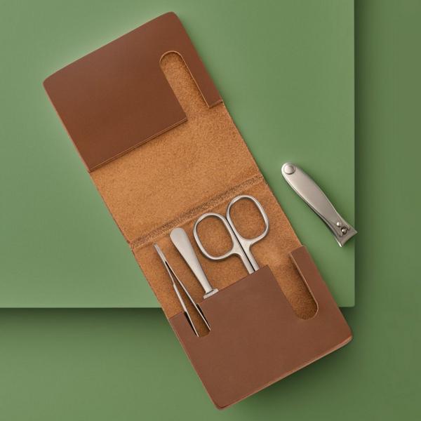 MÜHLE Travel Manicure Set in Cowhide Case #6