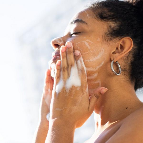 Makari Renewal Glow Cleansing Foam #2