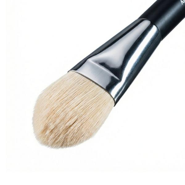 AMAZING COSMETICS Foundation Brush #2