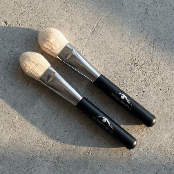 AMAZING COSMETICS Foundation Brush #4