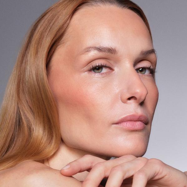 Kevyn Aucoin The Sensual Skin Blush Exposed #2