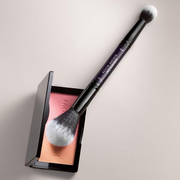Kevyn Aucoin Cream/Powder Highlighter Brush #3