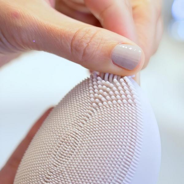 Blushly Palm Silicone Sonic Face & Body Brush with Heat #5