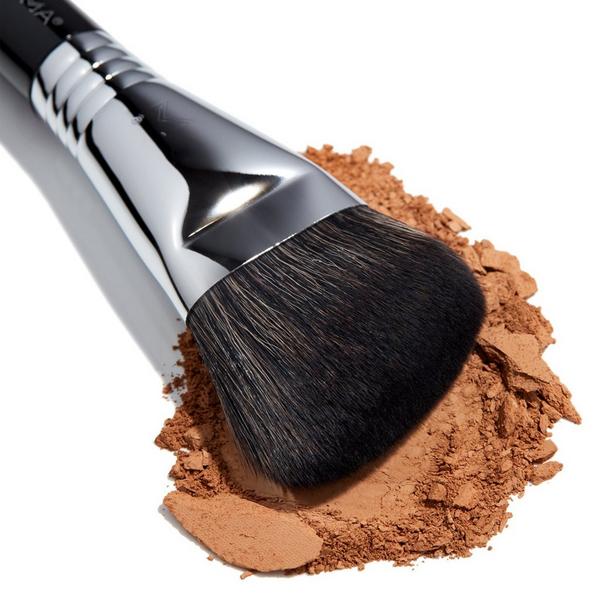 Sigma Beauty F23 Soft Angle Contour Brush #4