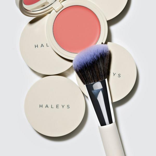 HALEYS Beauty Angled Blush Brush #4