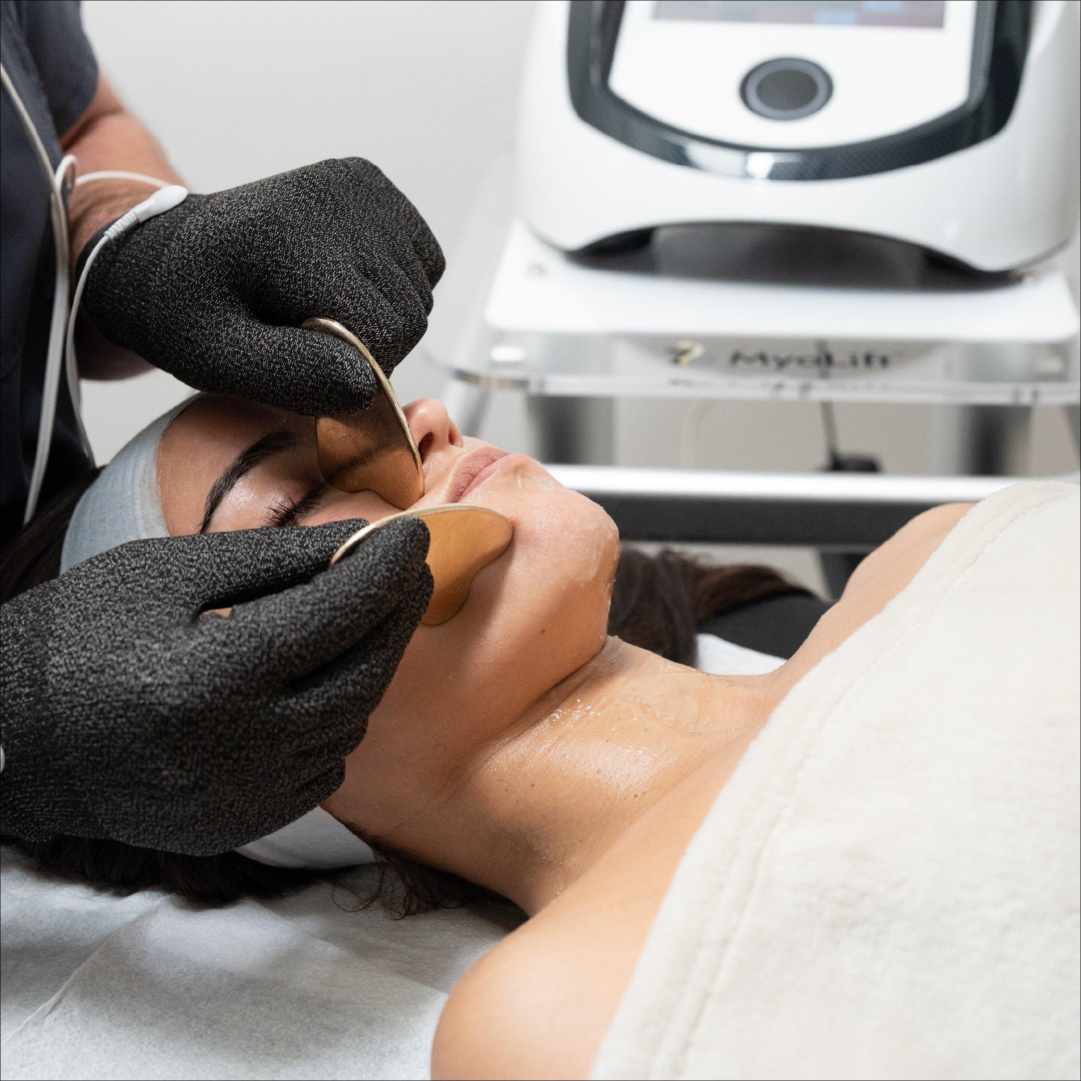 Перчатки 7 E Wellness Myolift Microcurrent Facial Gloves — фото 4