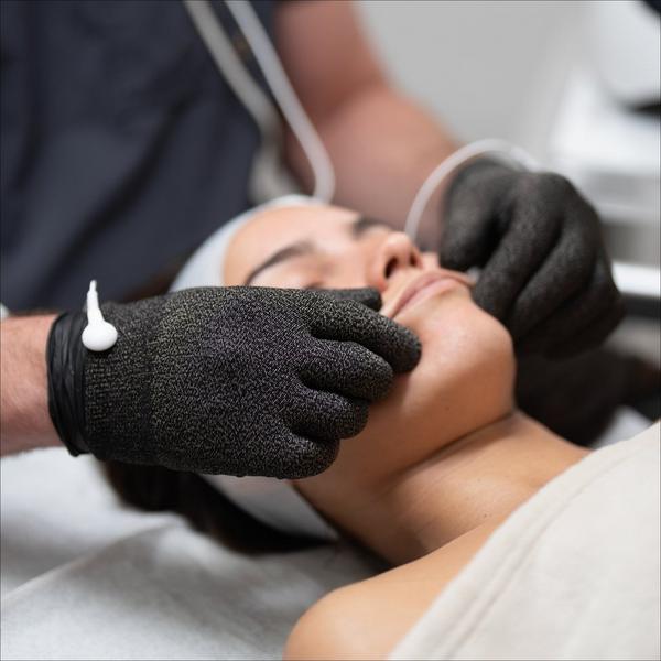 7 E Wellness Myolift Microcurrent Facial Gloves #7