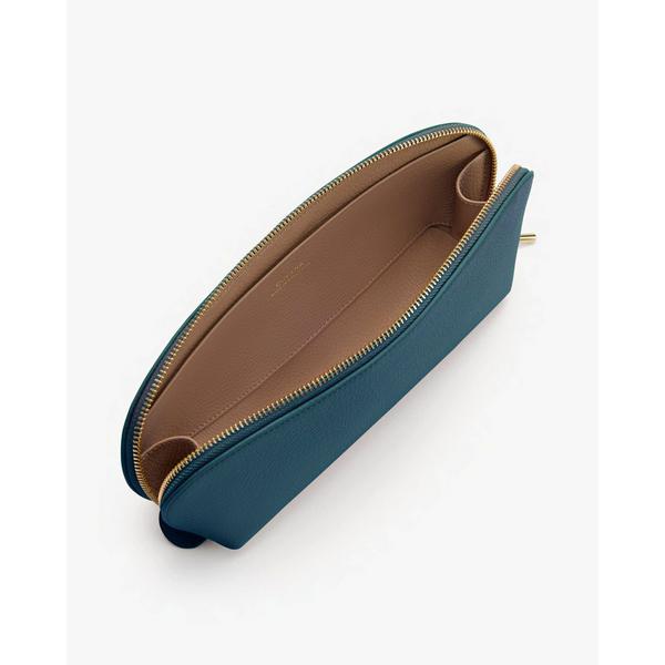 Cuyana Beauty Case #4