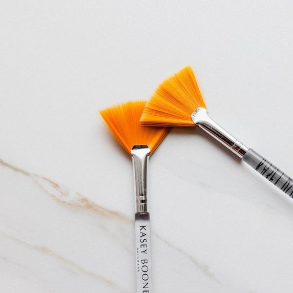 Kasey Boone Skincare Acrylic Fan Brush #8