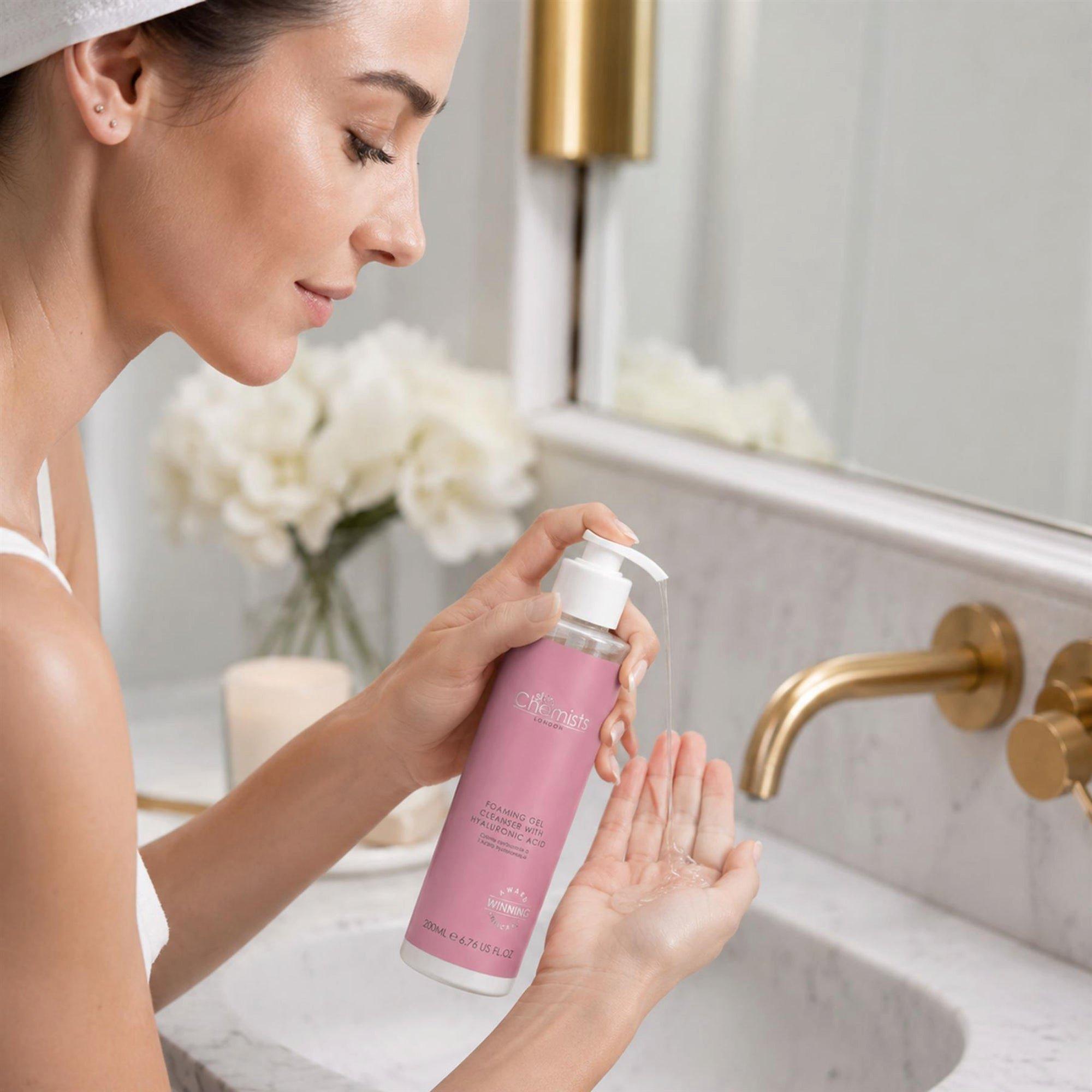 skinChemists Anti-Aging Foaming Gel Cleanser with Hyaluronic Acid — фото 3