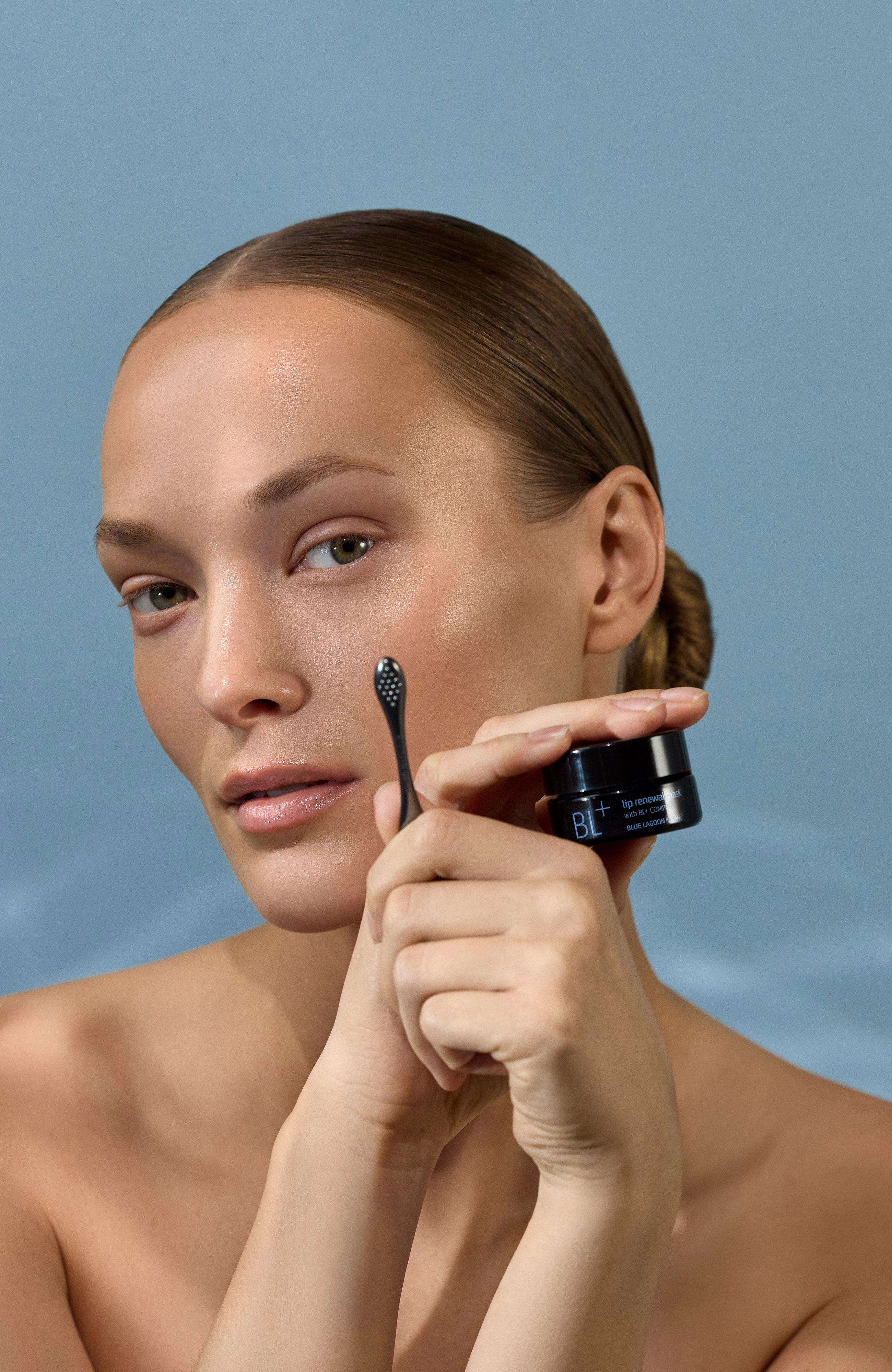 Blue Lagoon Skin Science Lip Renewal Mask — фото 5