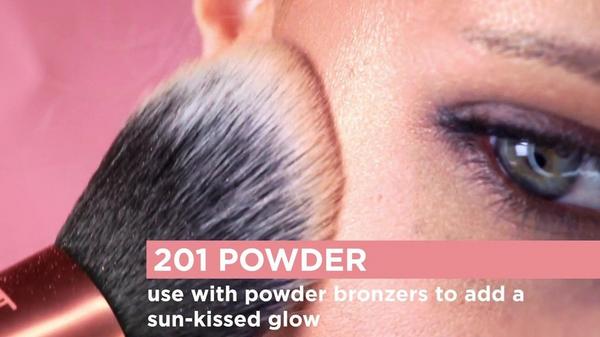 Real Techniques Ultra Plush Powder Face & Cheek Makeup Brush #7