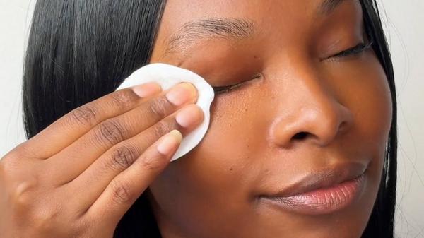 Estée Lauder Gentle Eye Makeup Remover #3