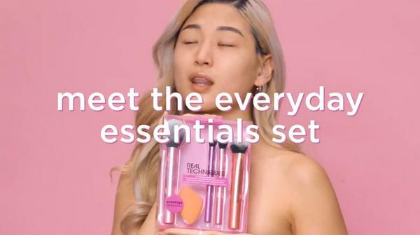 Real Techniques Everyday Essentials Makeup Brush & Sponge Set #8