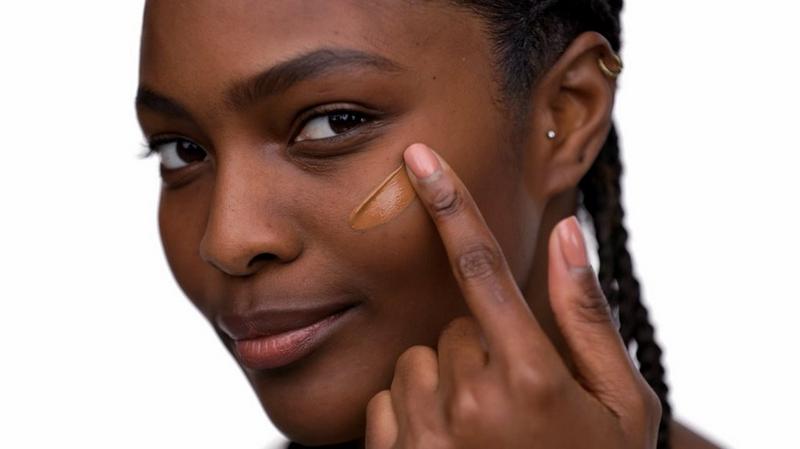 Ambient Soft Glow Foundation Brush