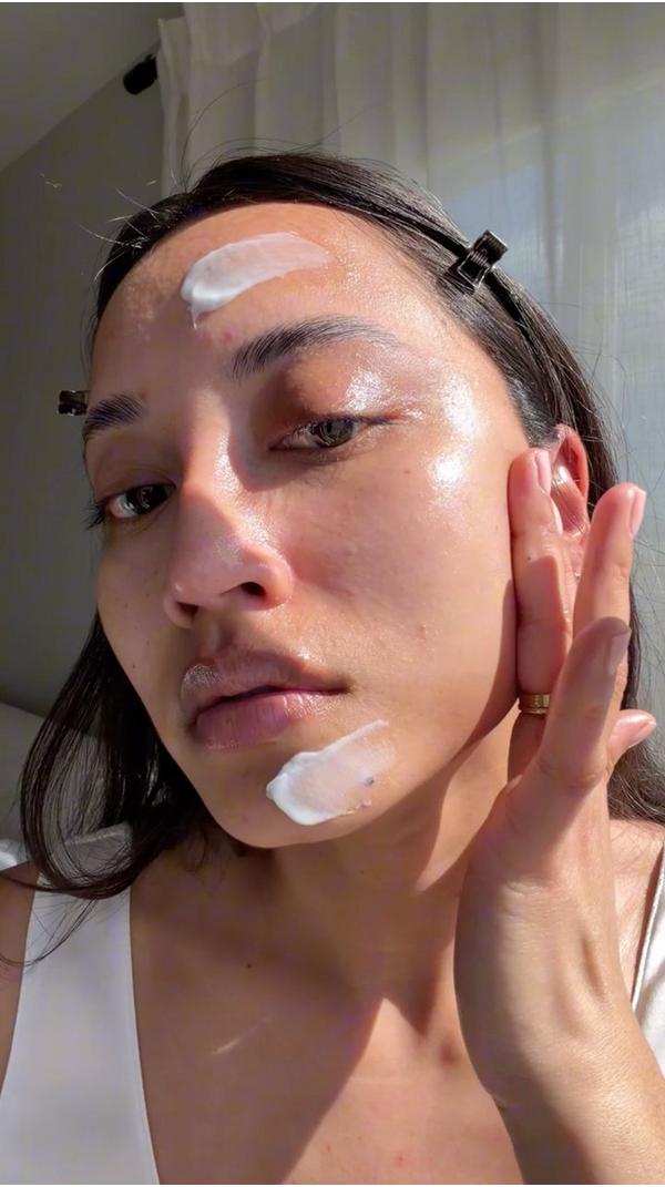 DIME Dewy Day Cream with Rosehip + Tremella #8