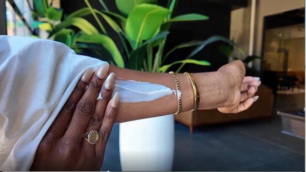 Sol de Janeiro Bom Dia Bright Visibly Brightening and Smoothing Body Cream with Vitamin C #9