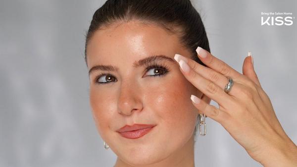 Kiss The New Natural False Eyelashes, Glowy Skin #7