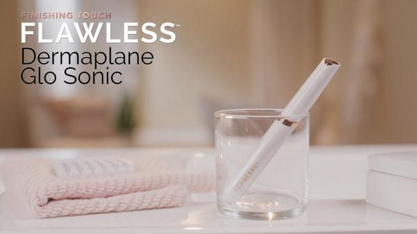 Flawless by Finishing Touch Dermaplane Glo Sonic Lighted Facial Exfoliator #9