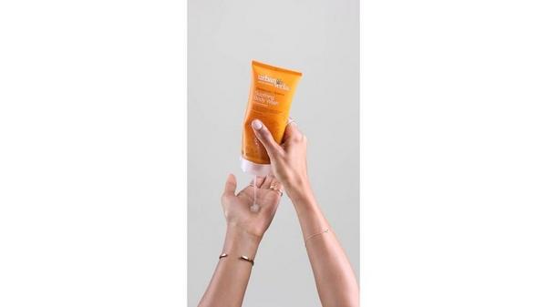 Urban Veda Soothing & Hydrating Spa Sandalwood & Aloe Vera Body Wash #6