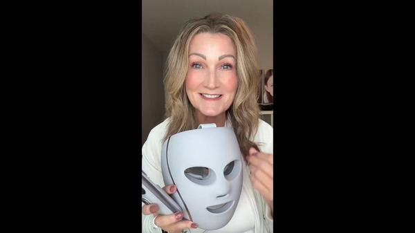 Shark Beauty CryoGlow Under-Eye Cooling+LED Anti-Aging & Skin Clearing Face Mask #9