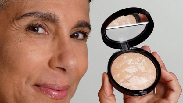 LAURA GELLER Baked Balance-n-Brighten Color Correcting Foundation #10