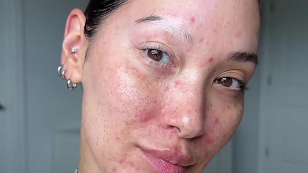 bareMinerals SKINLONGEVITY Cushion Cloud Gentle Foaming Cleanser #11