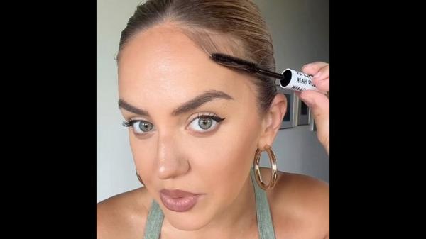 IGK Good Behavior Frizz & Flyaway Hair Taming Wand #10