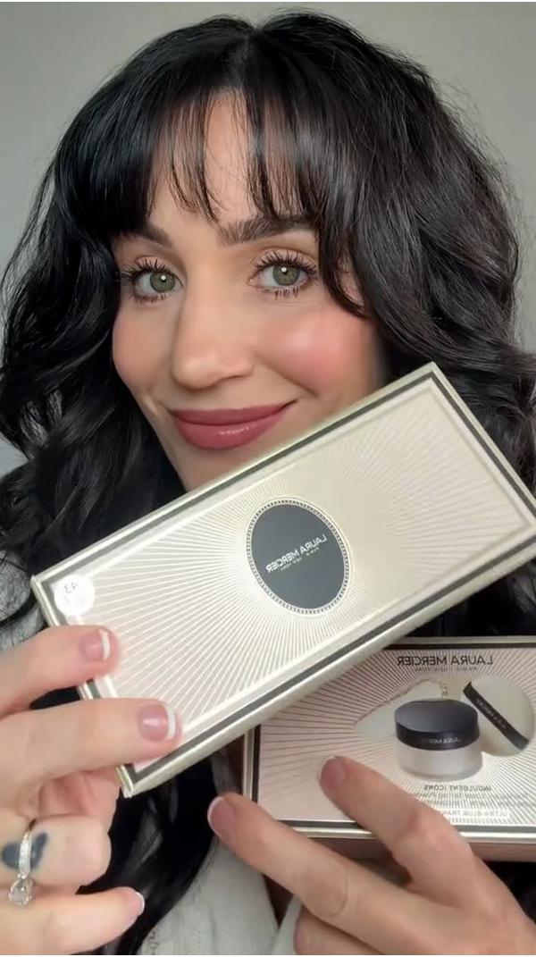 Laura Mercier Indulgent Icons Translucent Loose Setting Powder Ultra-Blur & Velour Puff Set #10