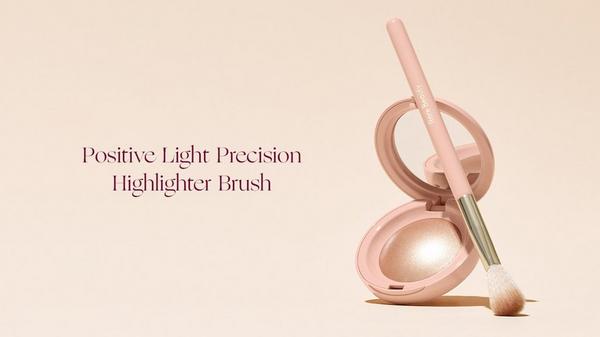 Rare Beauty Positive Light Precision Highlighter Brush #4