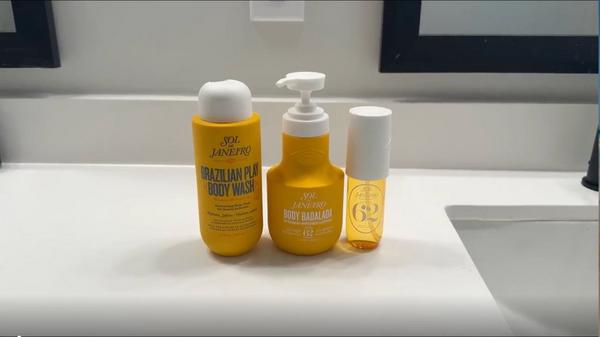 Sol de Janeiro Body Badalada Lotion with Hyaluronic Acid for Daily Hydration #10