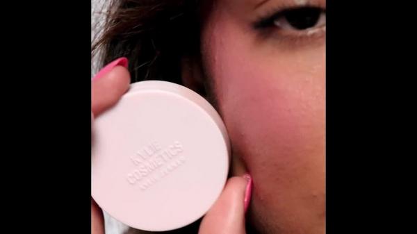 KYLIE COSMETICS Blush Brush #9