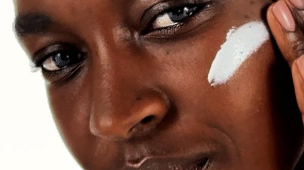 Clinique UV Solutions Mattifying Sunscreen SPF 50 with Salicylic Acid #10