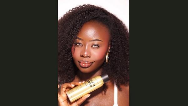 Revolution Beauty Superfix Glow Fixing Mist #8