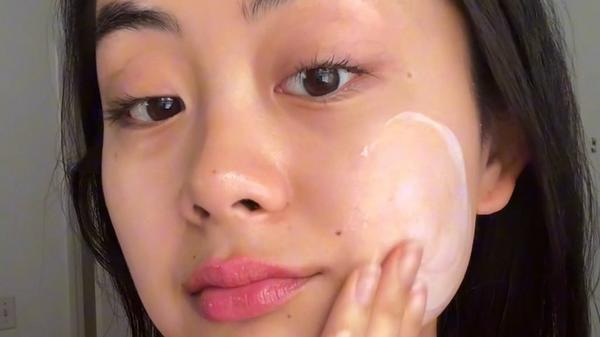 First Aid Beauty Ultra Repair Hydration Boost Serum #9