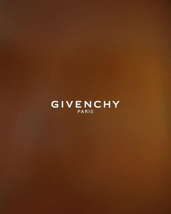 Givenchy Gentleman Society Sport Eau de Parfum #9