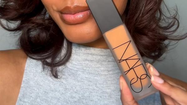 NARS Natural Matte Longwear Foundation #11