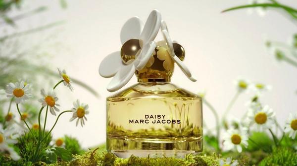 Marc Jacobs Daisy Eau de Toilette and Wild Travel Spray Duo Gift Set #8