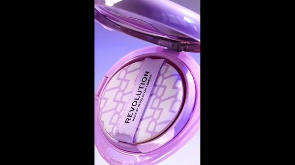 Revolution Beauty Superdewy Cushion Foundation #10