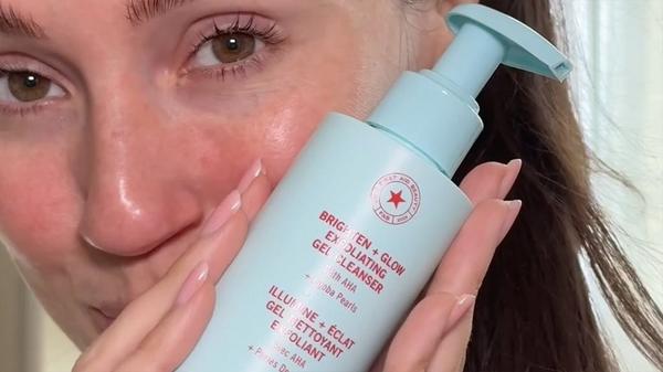 First Aid Beauty Brighten + Glow Exfoliating Gel Cleanser with AHA and Jojoba Pearls #10