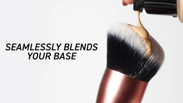 Real Techniques Liquid & Powder Base Brush #7