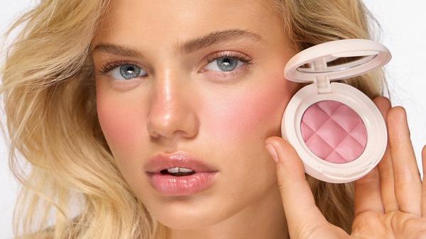ICONIC LONDON Soft Touch Buildable Blurring Blush #9