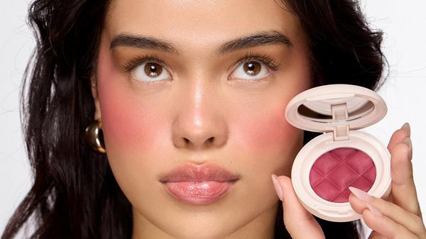 ICONIC LONDON Soft Touch Buildable Blurring Blush #9