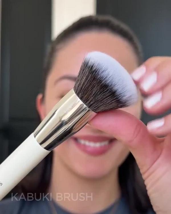 HALEYS Beauty Seamless Coverage Angled Concealer Brush #7