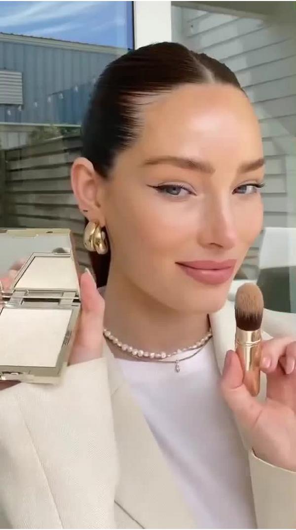 Jouer Cosmetics Essential Complexion Brush #4